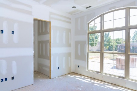 Guide pratique pour choisir et installer le revêtement mural parfait