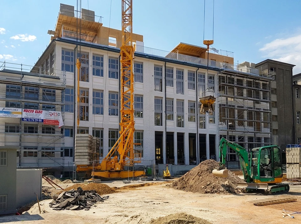 Chantier de rénovation/surélévation d'un bâtiment haussmannien